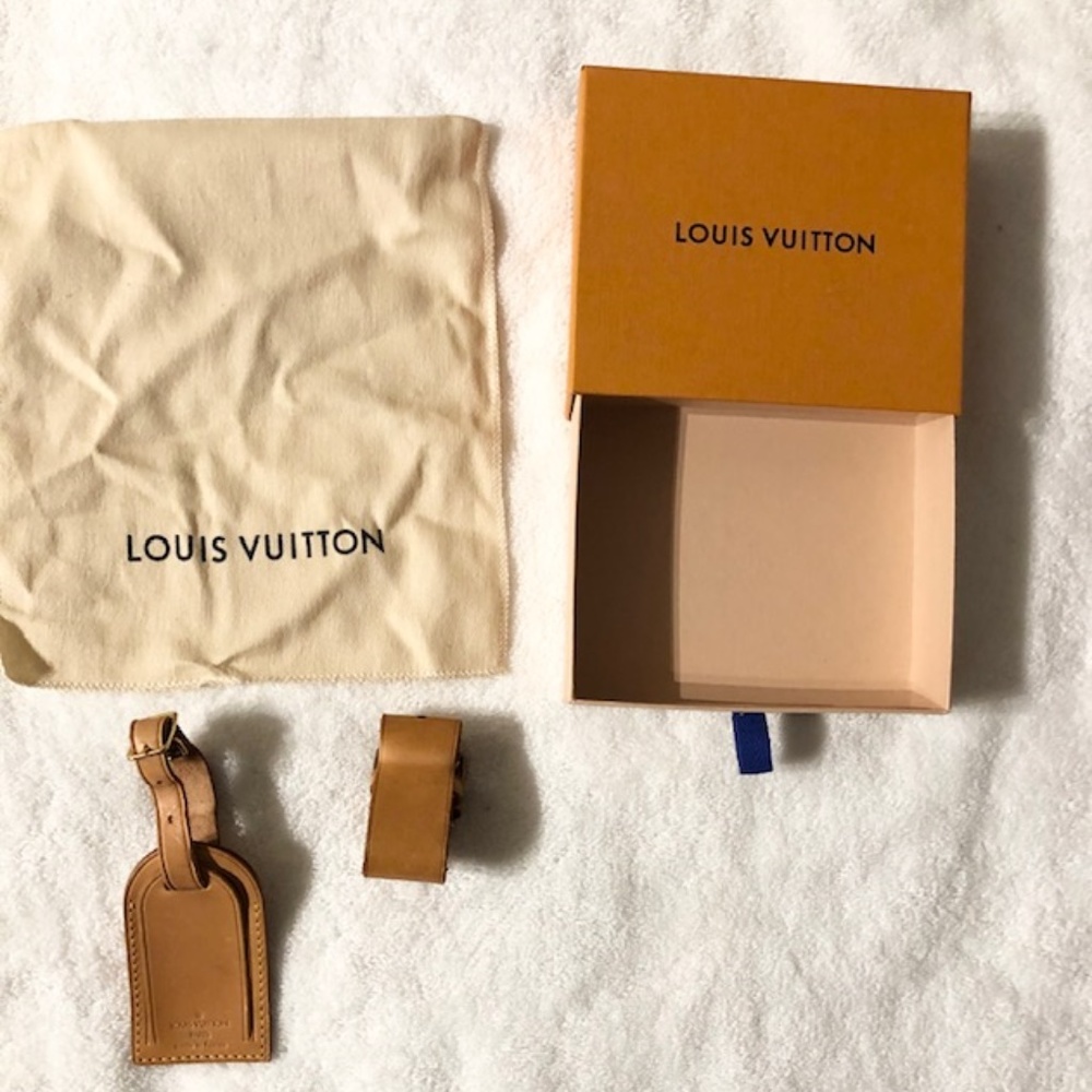 LOUIS VUITTON LUGGAGE TAG & STRAP  (box &dustbag)